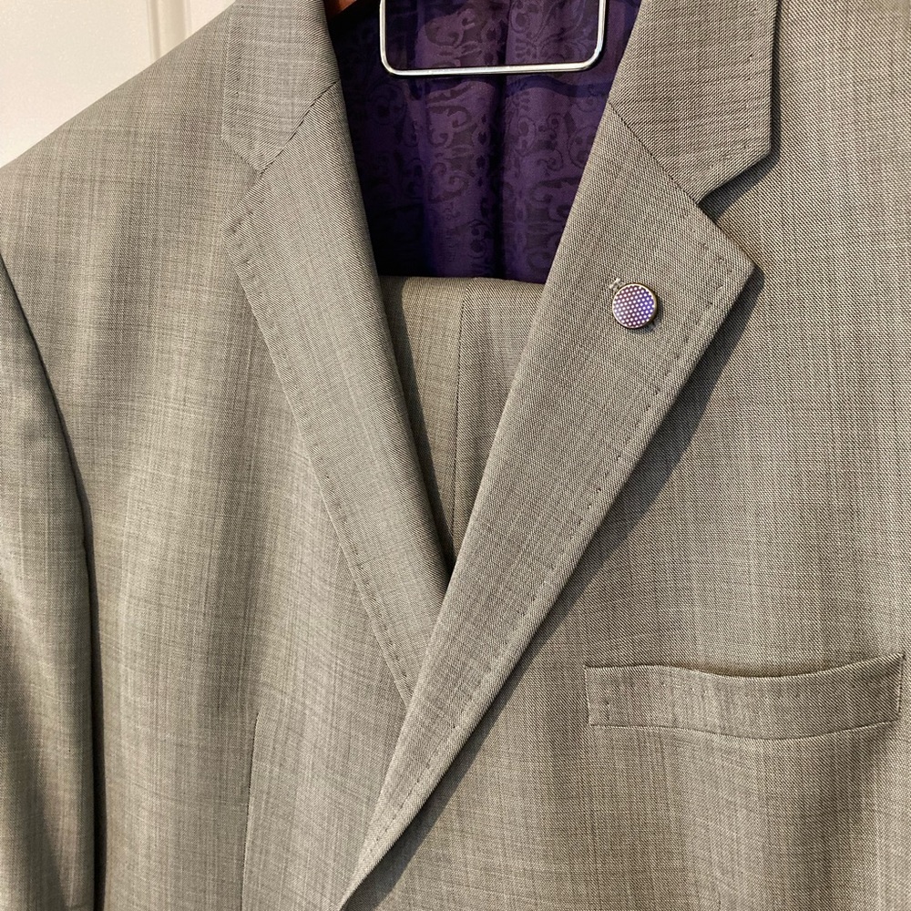 Mens 2 piece suit. Ted Baker size 46R.